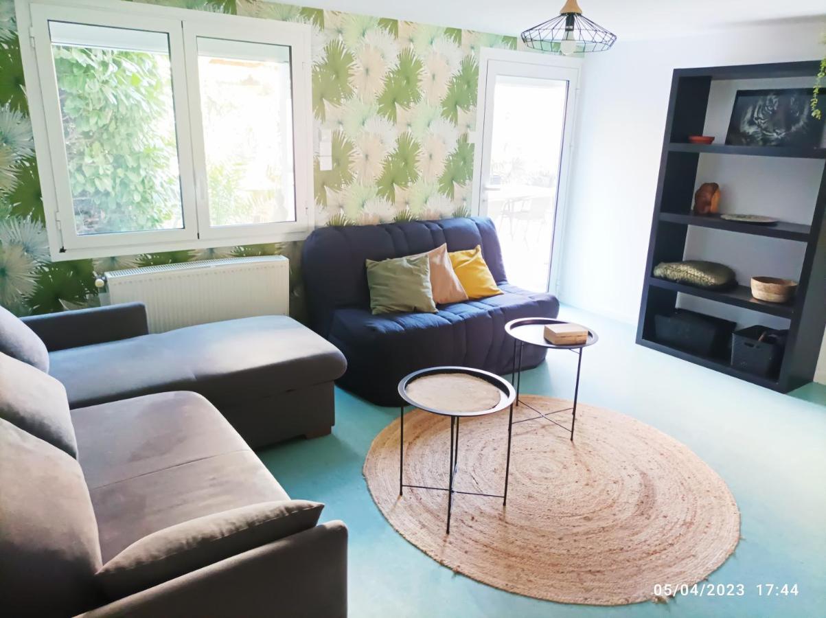 La Cahute, T2 Avec Jardin Ou Familial T6 *